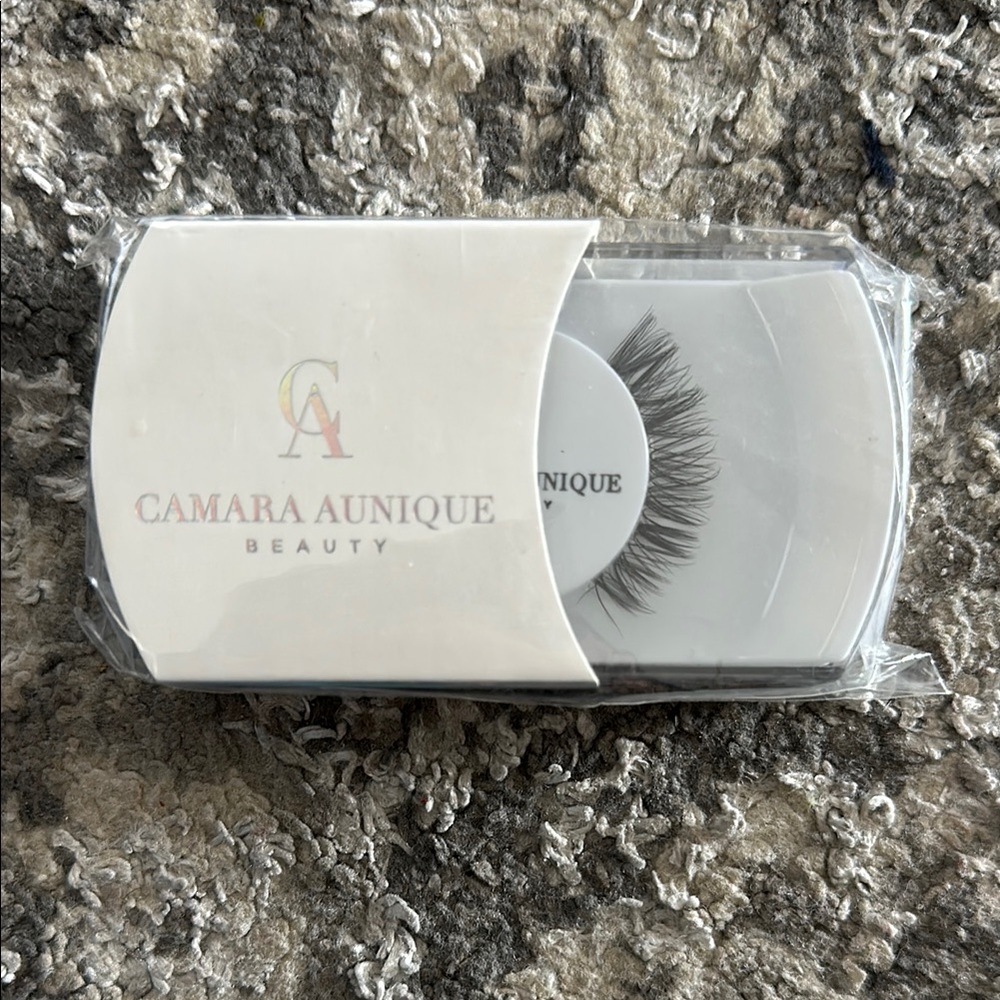 Camara Aunique Beauty False Eyelashes